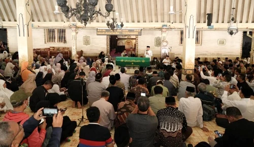 Suasana salat jenazah di Masjid Gedhe Kauman, Yogyakarta. (ist)
