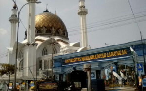 Masjid Ki Bagus Hadikusumo yang berada di kompleks Kampus UMLA bisa menjadi tempat transit rombongan dari Rute Barat.