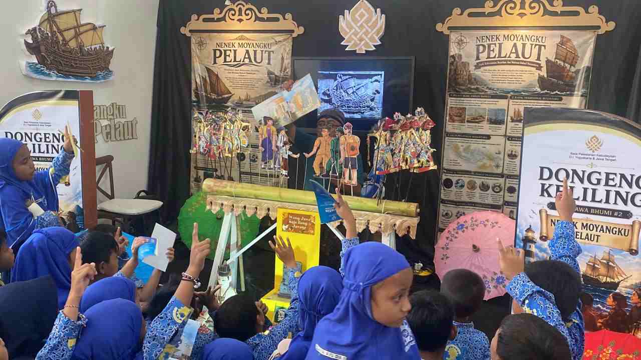Siswa SD Muhammadiyah 24 Gajahan Surakarta Belajar Sejarah di Museum Keliling
