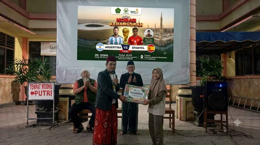 Nobar Seru Final Dunia 2026 di Masjid Al Muttaqien Nganjuk, Sempat Break karena Adzan Subuh
