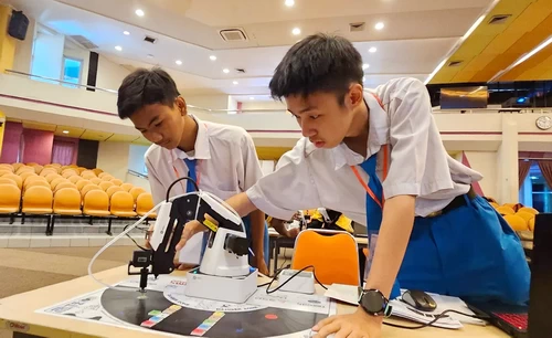 Siswa SMK harus mempu menguasai ilmu robotika. (ist)