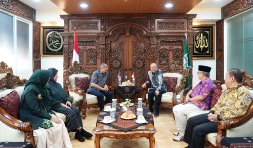 Tokoh Sabah Malaysia, Datuk Seri Panglima Salleh Tun Said Keruak, mengunjungi Kantor PP Muhammadiyah. (ist)