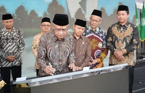 Ketua Umum PP Muhammadiyah saat meresmikan MSUS. (ist)