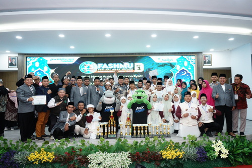 Kafilah PDM Kota Surabaya keluar sebagai juara umum dengan sederet piala.