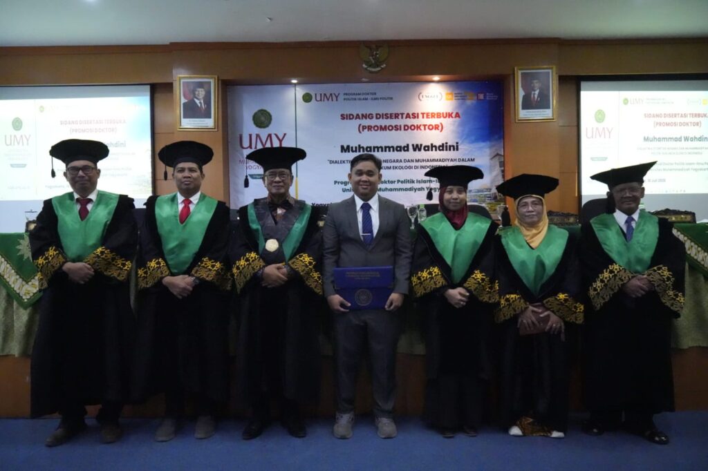 Raih Gelar Doktor, Dosen FH UM Palangka Raya Pertahankan Disertasi Politik Hukum Ekologi di UMY