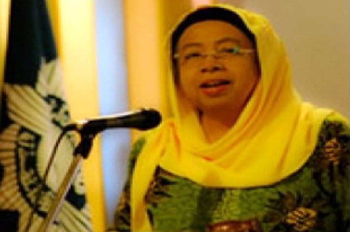 Prof. Dr. Siti Chamamah Soeratno, M.S.