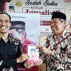 Jejak Mustofa W. Hasyim: Dari Menyobek Kertas ke Lembar Jurnalistik