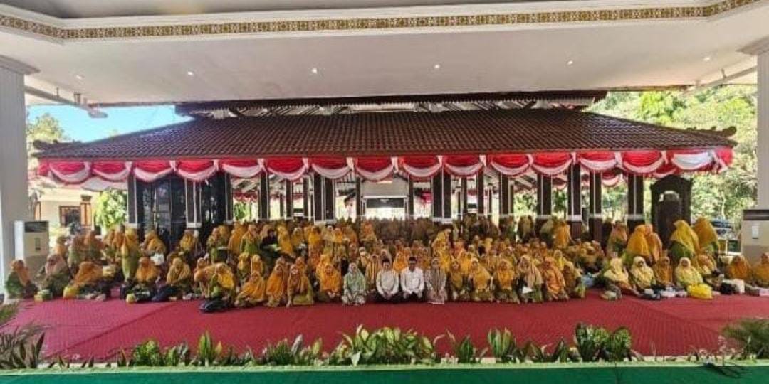 Membangun Benteng Akhlak Anak di Tengah Tantangan Pergaulan Era Digital