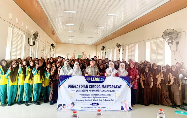 Dosen FIK UMLA bersama Kader Sobat Anemia SMPN 1 Turi. (ist)