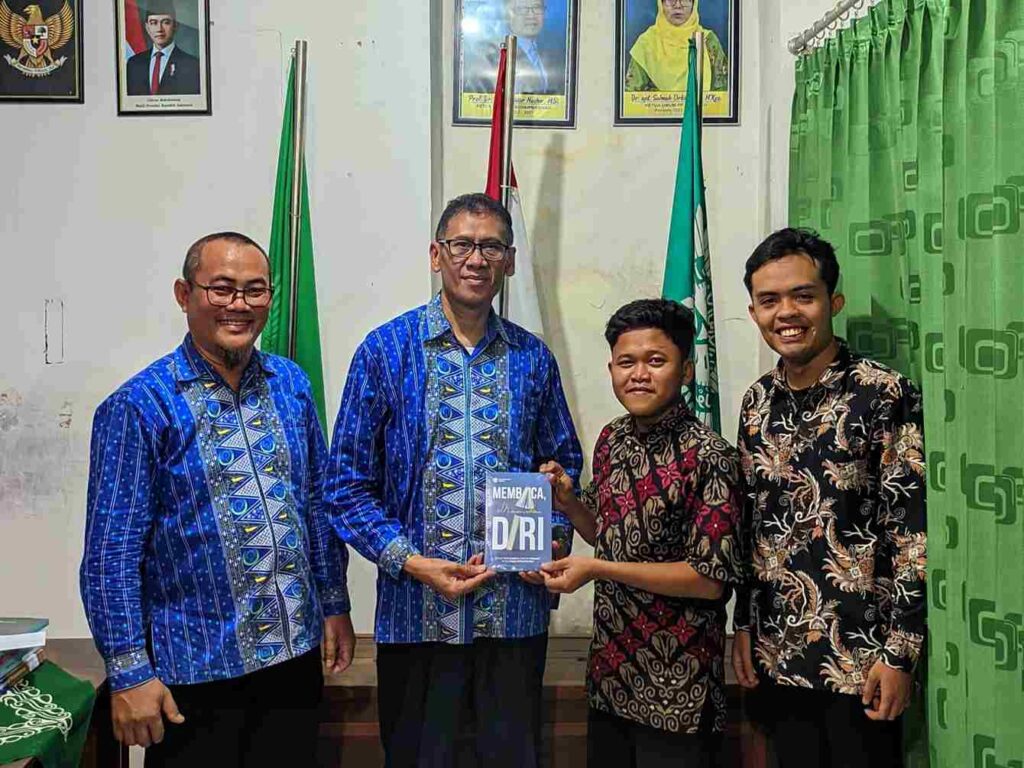 Ketua FGM Jatim Apresiasi Buku Karya Guru SMA Fourmula