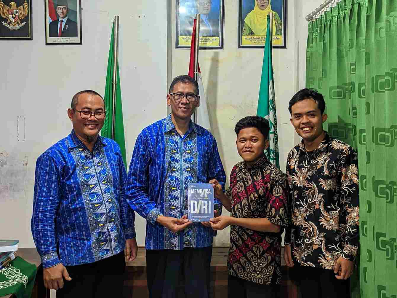 Ketua FGM Jatim Apresiasi Buku Karya Guru SMA Fourmula