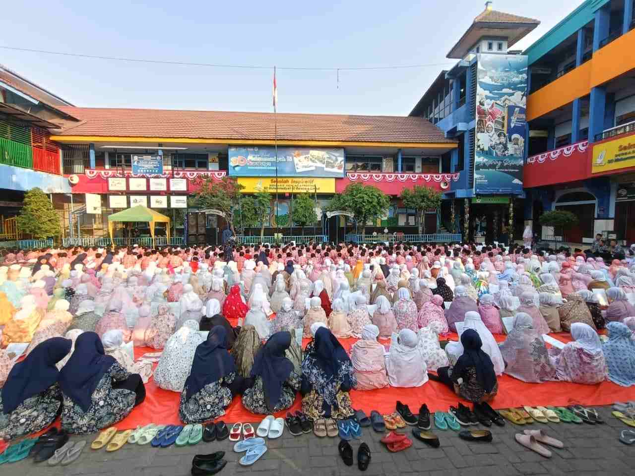 Syiar Islam Lewat Friday Charity, Salat Dhuha dan Gema Al Kahfi di Halaman SDM Limas