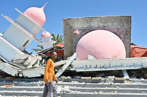 Salah satu masjid terdampak gempa NTT. (antara)