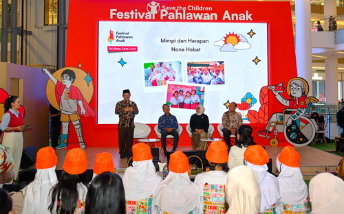Abdul Mu'ti memberikan sambutan usai mendapatkan pernghargaan. (ist)