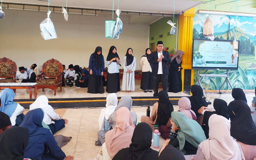Peringatan Maulid Nabi Muhammad saw 1448 H. di SMPN 16 Surabaya. (ist)