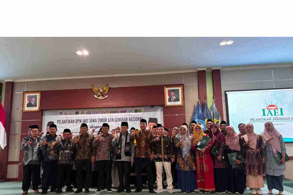 Mengakrabkan Pemeluk dengan Ajaran Agama