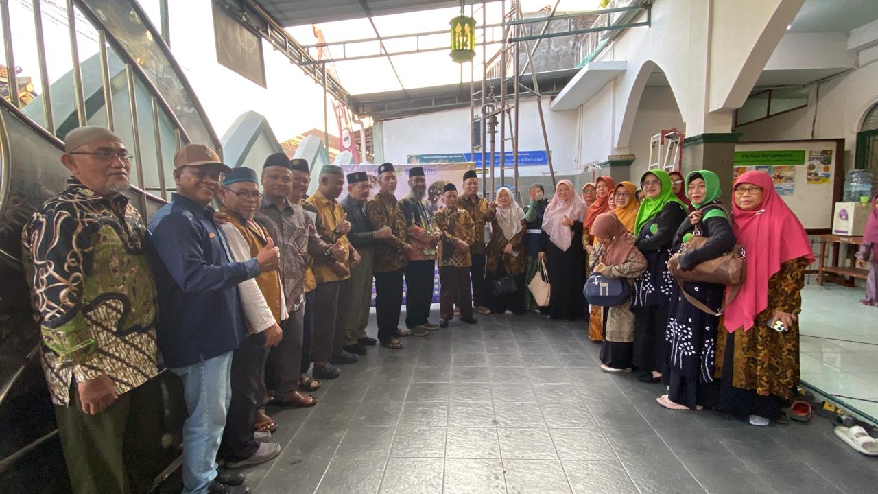 PDM Surakarta Bangun Sumur Dalam untuk Panti dan Warga