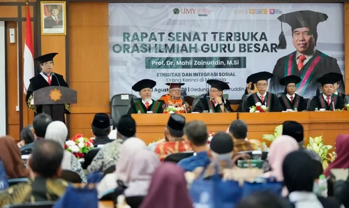 Pengukuhan Prof. Dr. Mahli Zainuddin Tago, M.Si., sebagai Guru Besar Universitas Muhammadiyah Yogyakarta. (ist)
