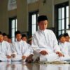 Mengerjakan Salat