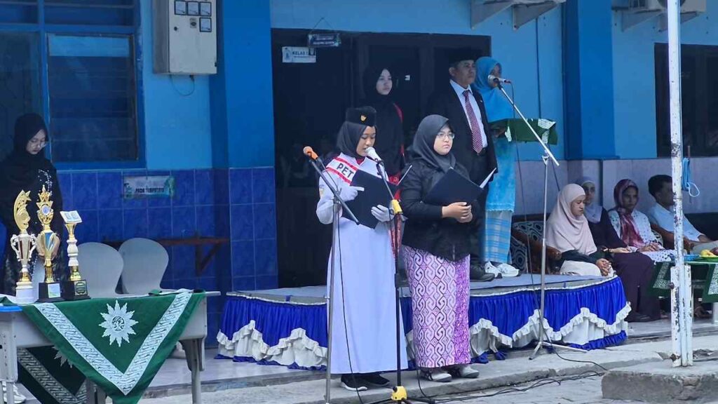 Kemerdekaan dalam Aksi: SMP Muhammadiyah 15 Boarding School Surabaya Kobarkan Semangat Belajar, Beribadah, dan Berkontribusi