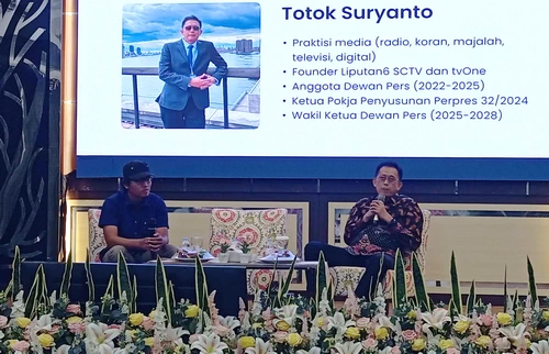 Totok Suryanto saat memberikan materi. (ist)