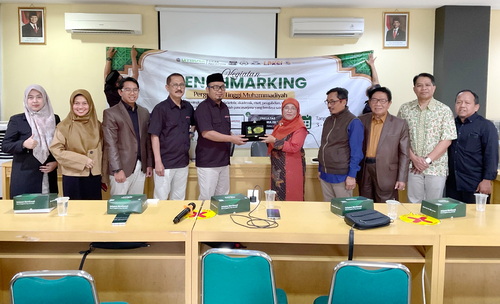 Tim Sekolah Pascasarjana UMSURA saat melakukan benchmarking ke Sekolah Pascasarjana Universitas Muhammadiyah Yogyakarta (UMY).