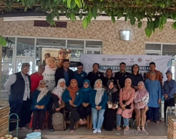 Dekatkan Akses Kesehatan ke Masyarakat, Masjid Ad-Danu Gelar Pemeriksaan Mata dan Pemberian Kacamata