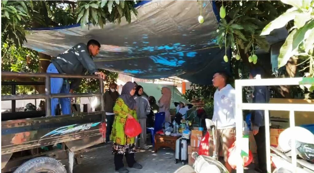 Rumah Terdampak Gempa, Kader ‘Aisyiyah Nagekeo Tetap Bergerak Bantu Kelompok Rentan