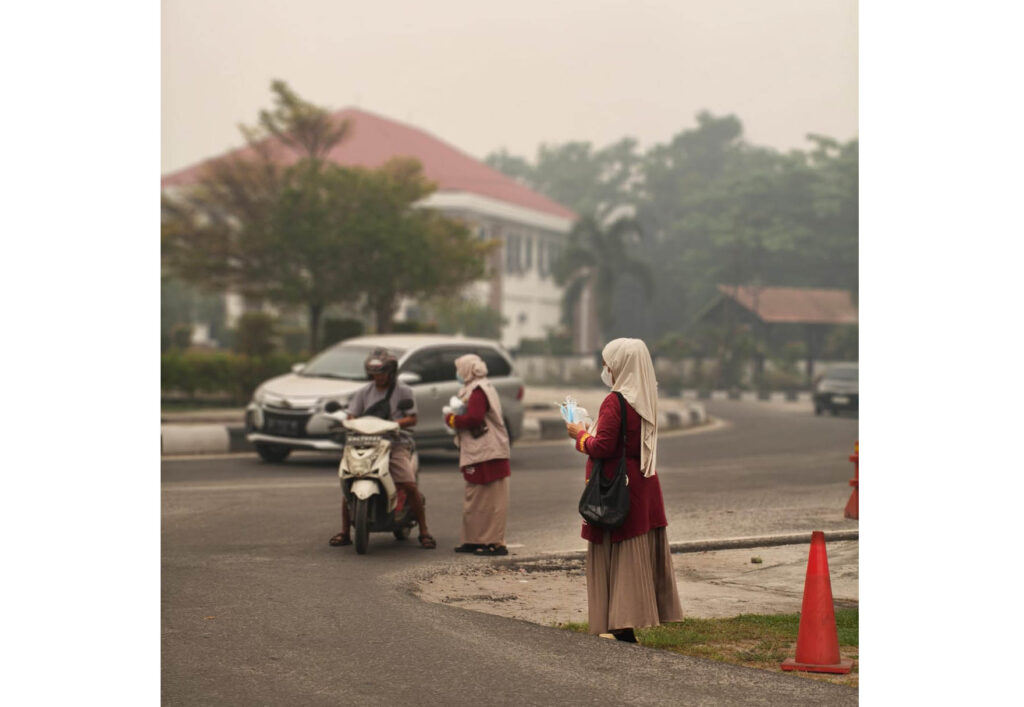 Peduli Kesehatan, PDA Kota Palangka Raya Bagikan Masker dan Multivitami untuk Pengunjung CFD Tugu Juang'45 