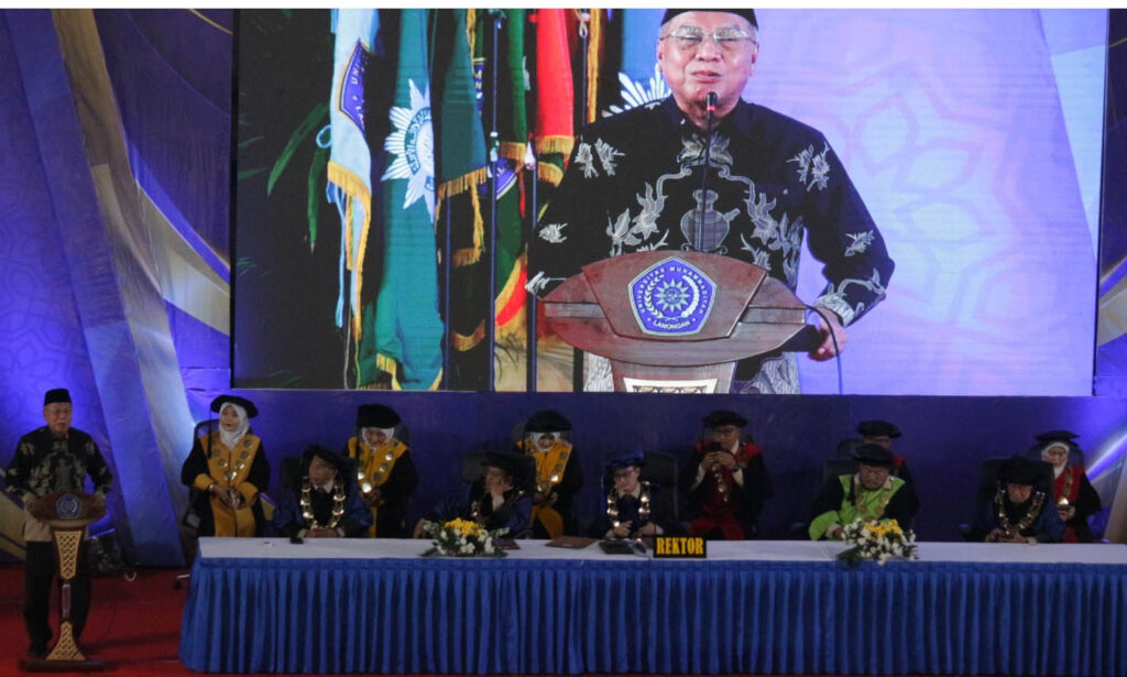 Wisuda VIII UMLA, Ketua PWM Jatim Pesan Wisudawan Jaga Kredibilitas dan Integritas