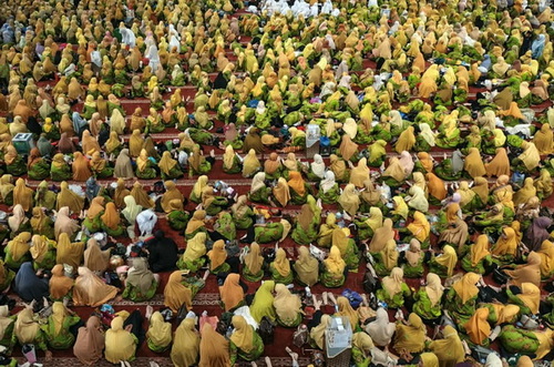 Ribuan Warga Aisyiyah dalam tabligh akbar di Padang.(ist)