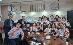 Bersama para murid jurusan kuliner. (ist)