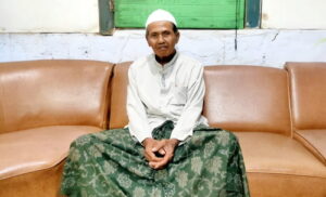 Hadi Purnomo, perintis pengajian Ahad Paing di Nglencong, Ngawi. (aw)