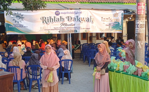 Pengajian Ahad Paing selalu dihadiri banyak jemaah. (ist)