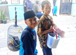 Sangkar burung bekas juga bisa jadi tas. (ist)