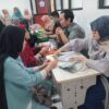 Gandeng Daycare Lansia ‘Aisyiyah, Tim Dosen UMSURA Gelar Pengobatan Gratis