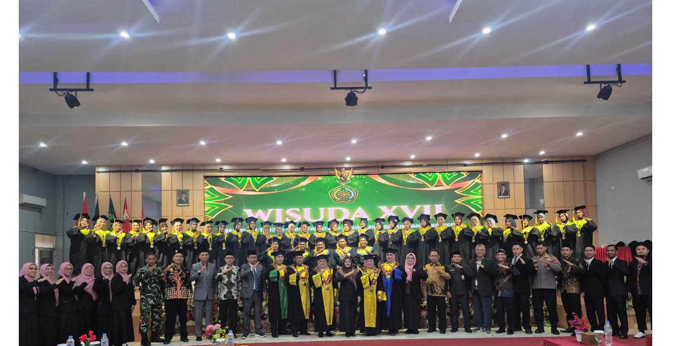 Wisuda Angkatan ke-17 STIT Muhammadiyah Tanjung Redeb, Ketua PWM Kaltim Dorong Lulusan Jadi Penerang Masyarakat