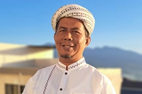 Ustaz Furqon Abidin Ali, S.H.I.