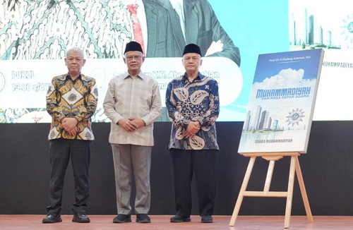 Haedar Nashir, saat meluncurkan buku “Muhammadiyah dan Masa Depan Agama” karya Dadang Kahmad. (ist)