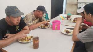 Jumat Berkah, Rumah Sakinah Ajak Makan Enak di Restoran Padang