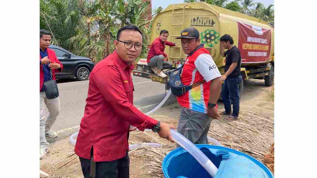 Krisis Air Bersih, IMM Kalteng dan Seribu Senyum Salurkan 20.000 Liter Air Bersih