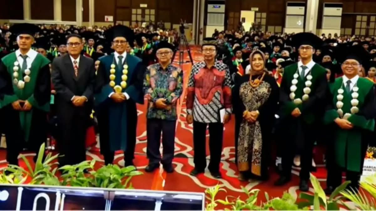 Mendikdasmen Abdul Mu’ti Tantang Lulusan UCY Mengabdi di Daerah 3T, untuk Formasi Guru 2027