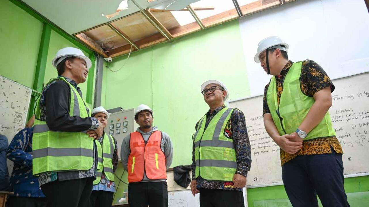 Mendikdasmen Tinjau Program Revitalisasi Sekolah di Kalbar