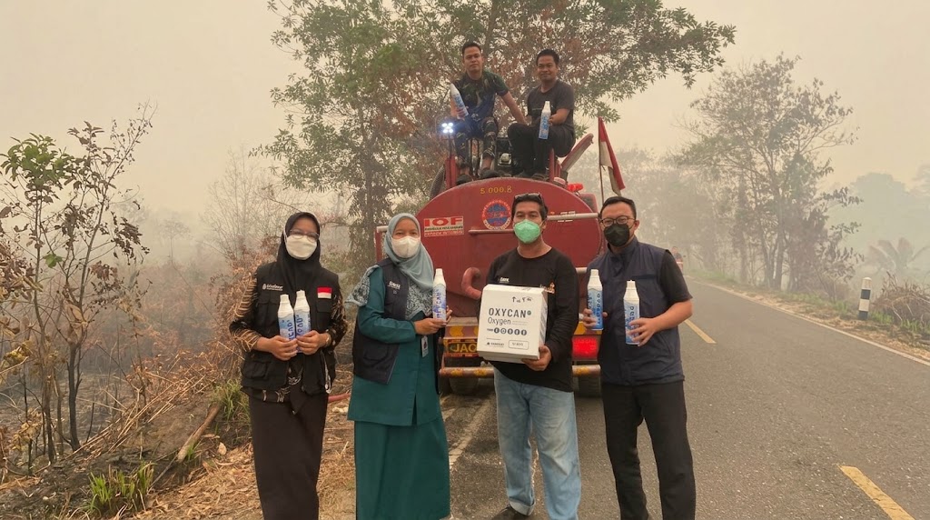 Peduli Pejuang Garda Depan, Muhammadiyah Distribusikan Ratusan Oxycan untuk Relawan Pemadam