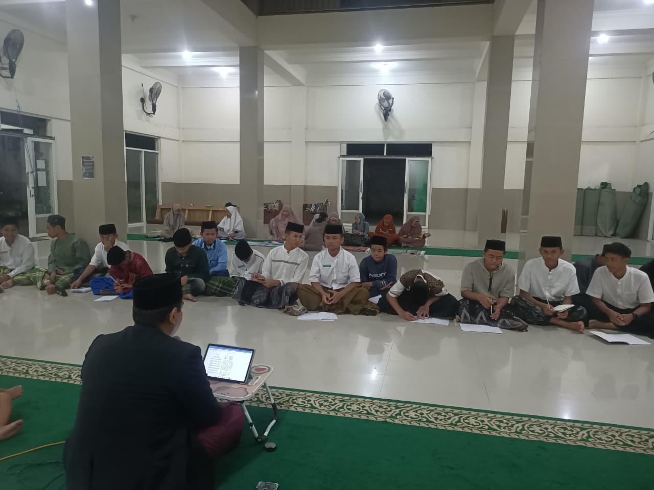 Pengajian Tauhid di PMM Pakusari Jember Bekali Santri dengan Ilmu Dasar Keislaman