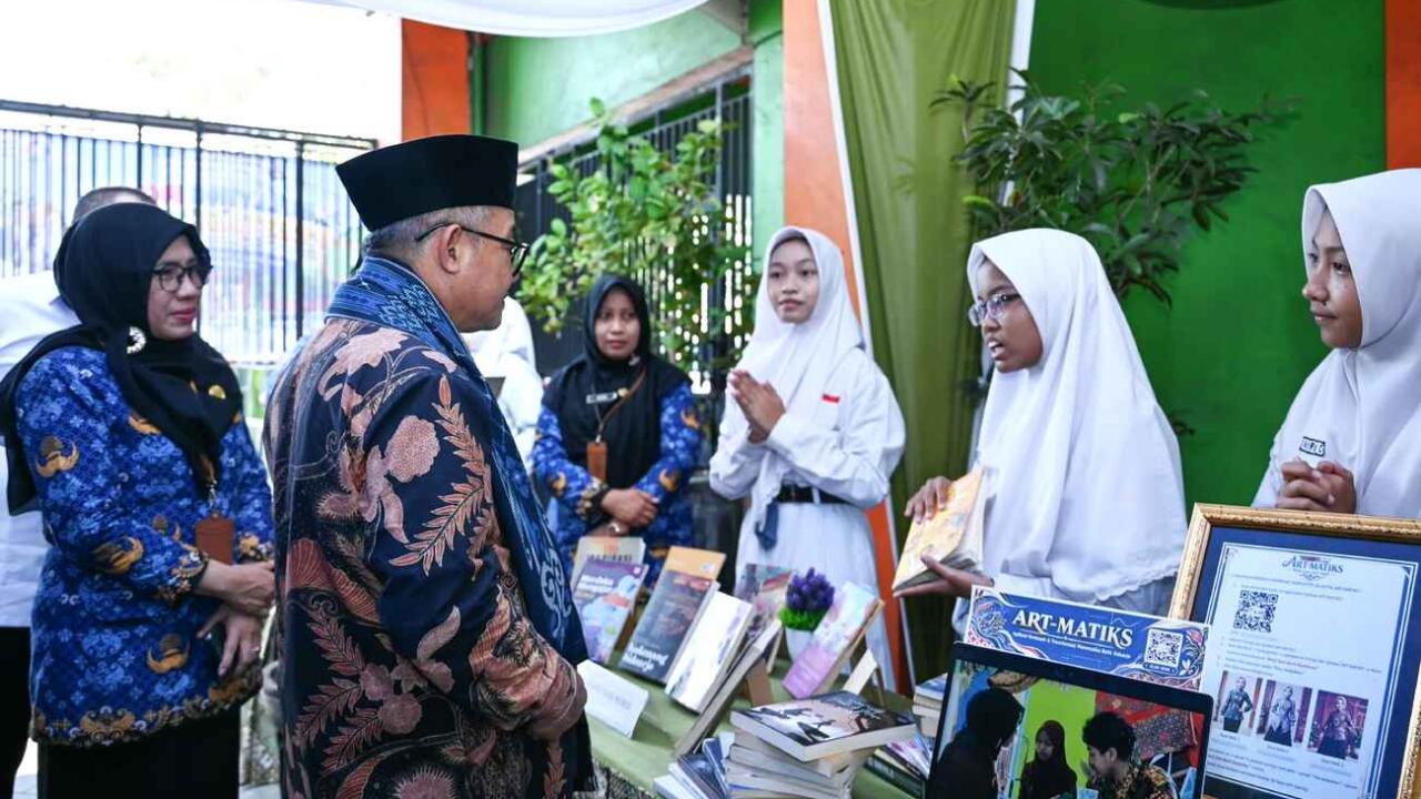 SMAN 1 Taman Sidoarjo: Rumus Matematika Jadi Motif Batik Lokal