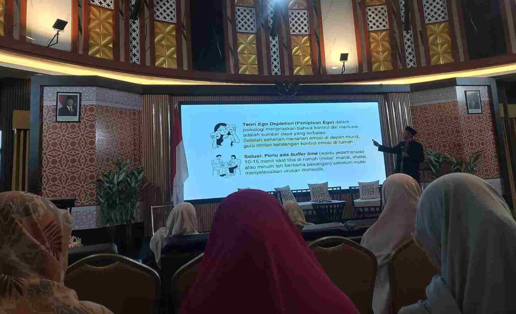 Pengajian Ahad Pagi SMK Mutu: Hindari Paradoks  'Malaikat' di Sekolah, 'Singa' di Rumah