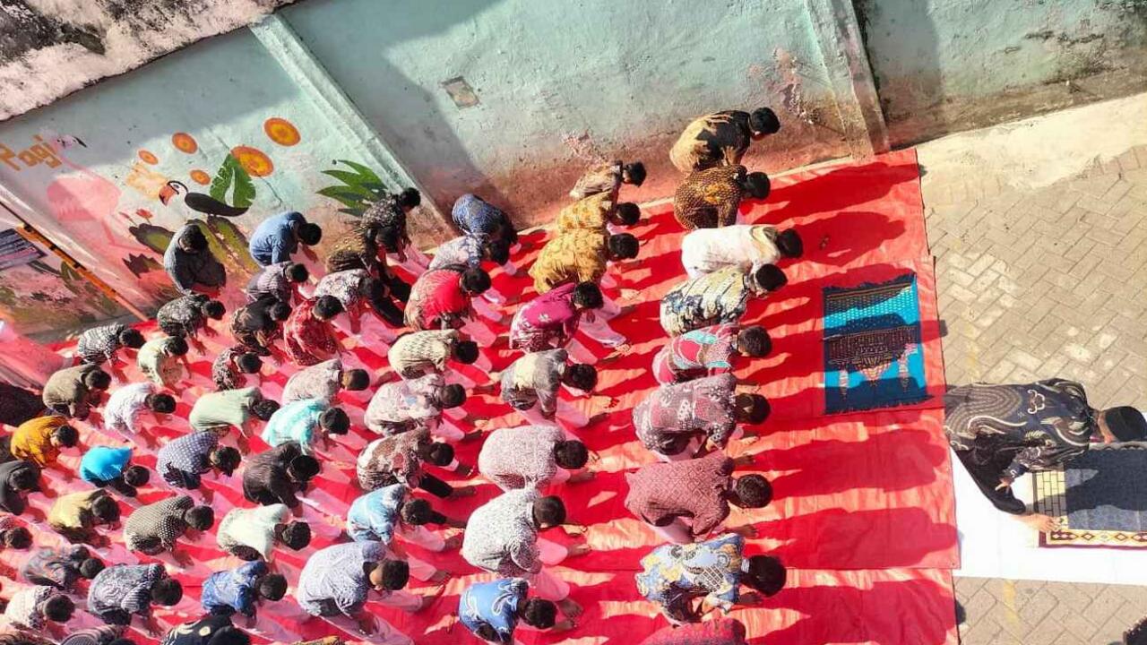 SPEMJITU Gelar Salat Istisqa di Halaman Sekolah